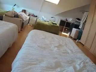 Camsoda Best Webcam of voyeurcam-julmodels-bed-1