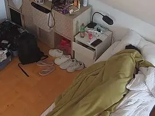 Camsoda Sex Cam of voyeurcam-julmodels-bed-7