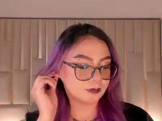Camsoda Free Porn Cam of loiseharper