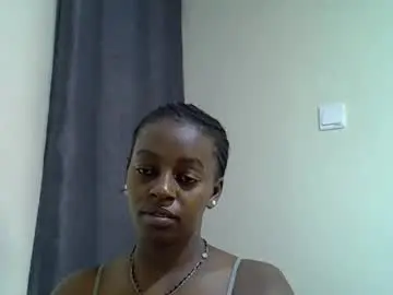 Chaturbate Live Sex Cam of sexy_linda022