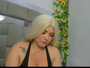 Chaturbate Live Sex Cam of medusaowens