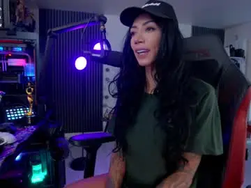 Chaturbate Free Live Porn of evelyne92