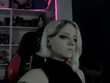 Chaturbate Live Porn of holy_mistresss