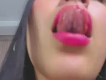 Chaturbate Live Porn of velvet_celeste_b