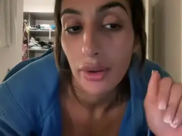 Chaturbate Live Sex Cam of camiliakxoxo