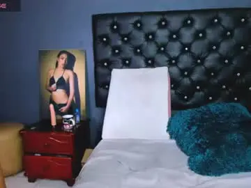 Chaturbate Live Sex Cam of catalinamuss_