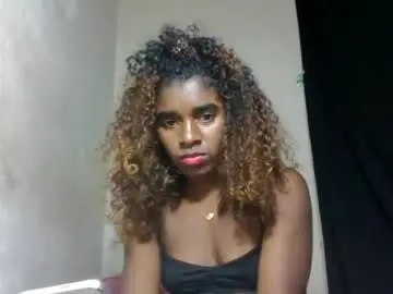 Chaturbate Live Sex of elina981