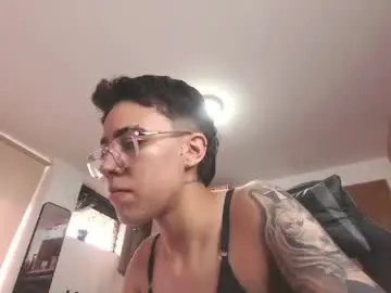 Chaturbate Live Sex Cam of eva_monwalker