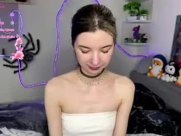 Chaturbate Live Sex Cam of emmie_everly