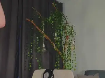 Chaturbate Live Sex Cam of nicole_broown