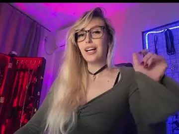 Chaturbate Live Sex Cam of liya_ray