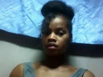 Chaturbate Live Sex of elodie228680