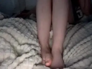 Chaturbate Live Sex Cam of thevelvelheel