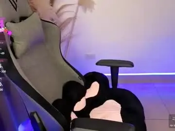 Chaturbate Best live sex cam show of chloebum_