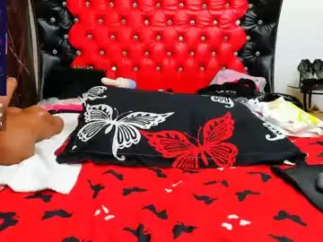 Chaturbate Sex Cam of crazzy_pussy