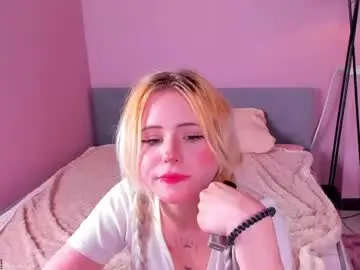 Chaturbate Live Sex Cam of kiki_peach