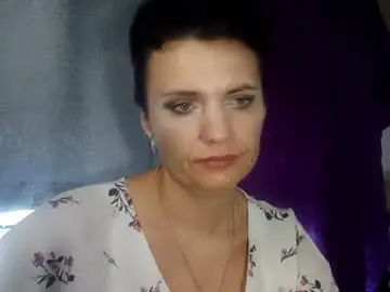 Chaturbate Watch Live Sex Cams of hotmamaqueen234
