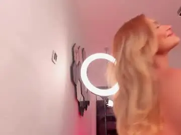 Chaturbate Sex Cam of kyomivelvet