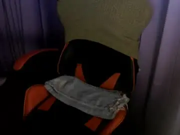 Chaturbate Live Sex Cam of strawberry_ei