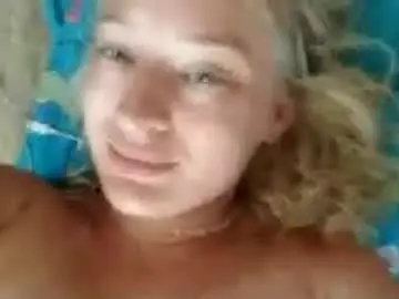 Chaturbate Live Sex of mila_420