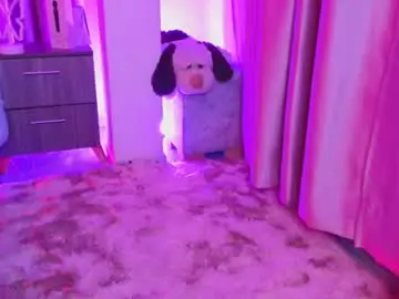 Chaturbate Watch Live Sex Cams of emiiscoot_1