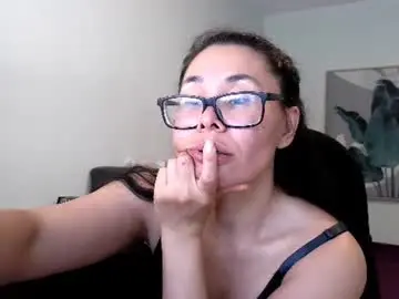 Chaturbate Best live sex cam show of elaramuse_