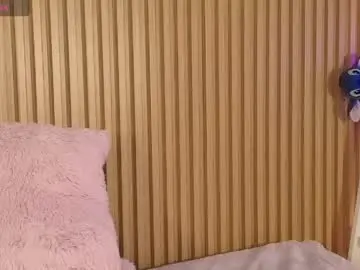 Chaturbate Best live sex cam show of emily_sweett12