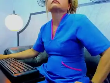 Chaturbate Live Sex Cam of tamara_hall