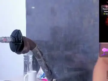 Chaturbate Free Porn Cam of issys_milf