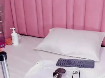 Chaturbate Nude Webcam of isabella_santos1