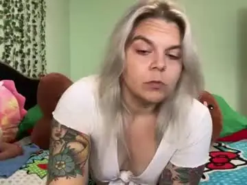 Chaturbate Watch Live Sex Cams of cherryb0mbb0mb
