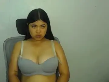 Chaturbate Live Sex Cam of crimson_lily