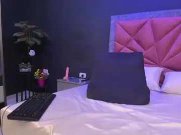 Chaturbate Live Sex of mia_milff