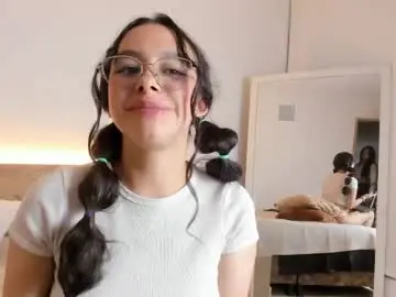 Chaturbate Watch Live Sex Cams of daphnevalucci