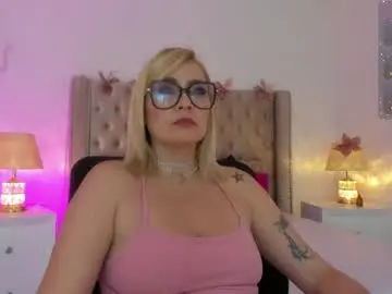 Chaturbate Free Live Porn of candiegilson__