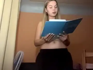 Chaturbate Live Sex Cam of cleotildewalchak