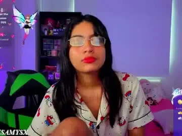 Chaturbate Live Sex Cam of helia_n_amy