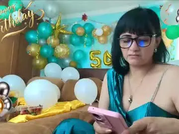 Chaturbate Live Sex Cam of isabeel_sofia01
