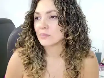 Chaturbate Adult Video Chat of juliabadlee