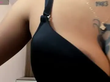 Chaturbate Free Porn Cam of yara_shine1