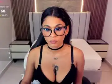 Chaturbate Free Live Porn of yara_shine1