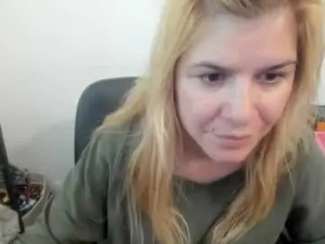 Chaturbate Sex Chat of artsyandcraftsy_