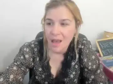 Chaturbate Sex Cam of artsyandcraftsy_