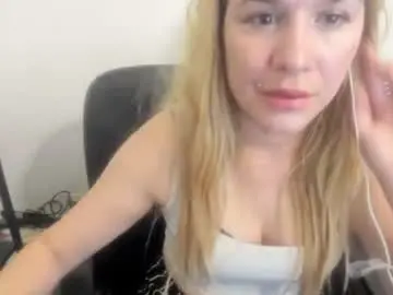 Chaturbate Free Live Porn of artsyandcraftsy_
