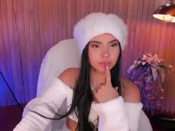 Chaturbate Live Sex Cam of mialaurence_