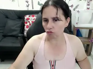 Chaturbate Free Porn Cam of selene_mom