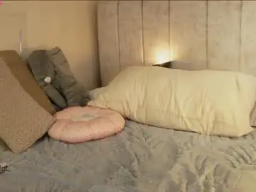 Chaturbate Live Porn of kiara_violet_