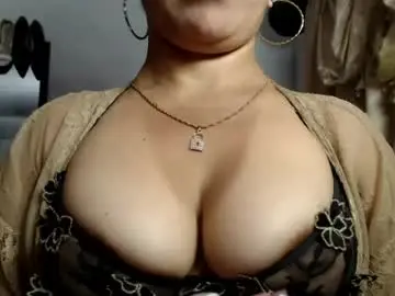 Chaturbate Live Porn of nadia_abaud