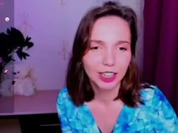 Chaturbate Live Sex Cam of kindhazelhere_