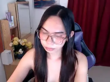 Chaturbate Live Sex Cam of emily_xo143